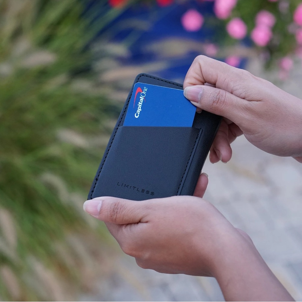 NIB Limitless Light Brown Leather Wallet / Portable Charger + RFID Block Charger - Picture 6 of 9